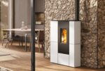 Tratto 9+/12++ εργονομική σόμπα pellet, βάθους 32 cm. Κατάλληλη για παθητικά σπίτια. Επένδυση ατσάλι λευκό .